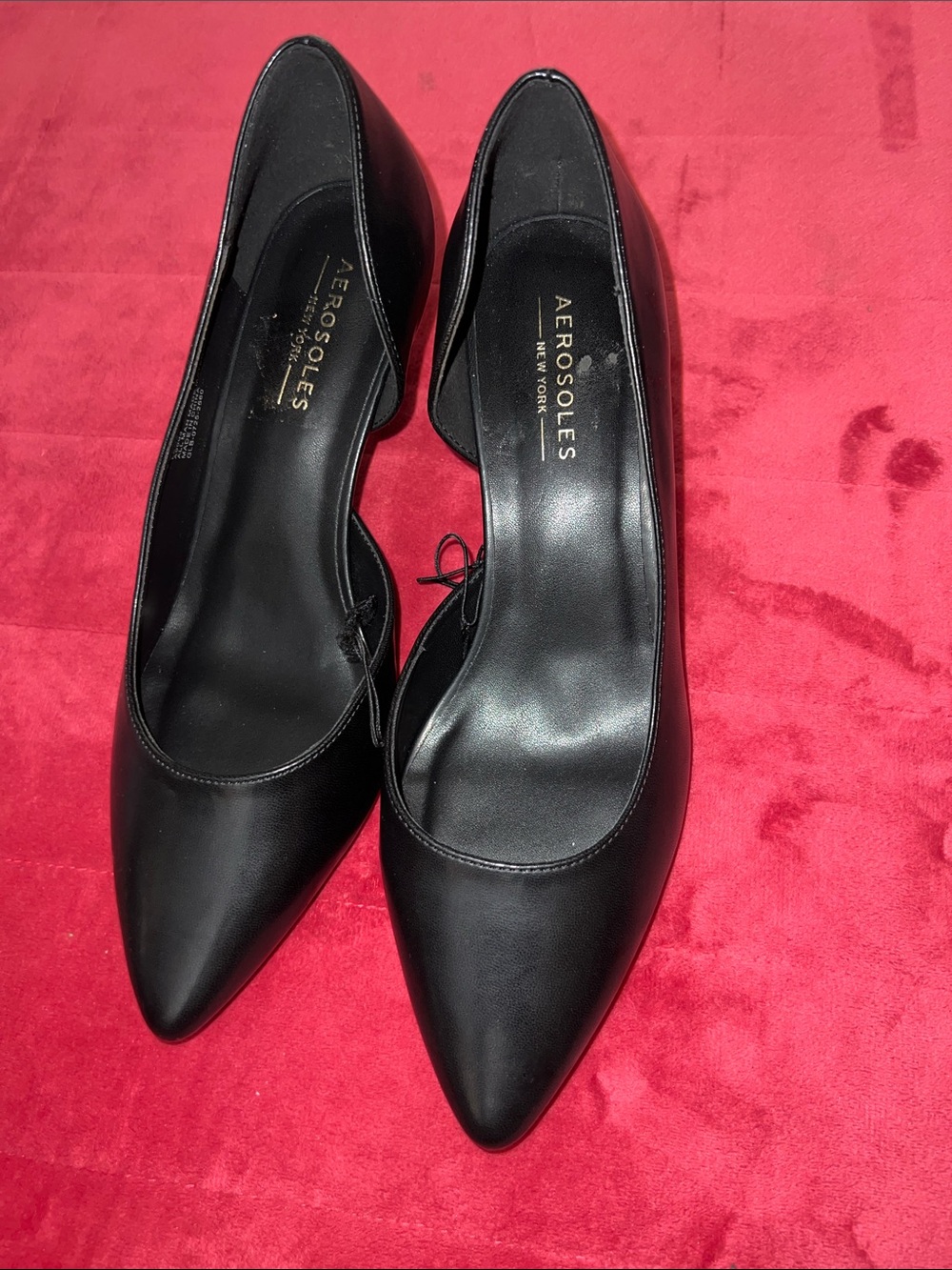 AEROSOLES Black Pointed-Toe Classic Pump. Size 8.5. Brand new.